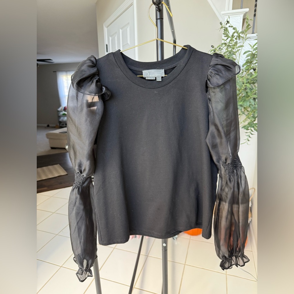 Anthropologie size medium ruffle/puff sleeve blouse